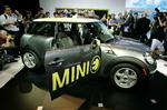 Mini med elmotor ligner enhver anden Mini. Den har bare ikke noget bagsæde, for der skal batterierne ligge. 