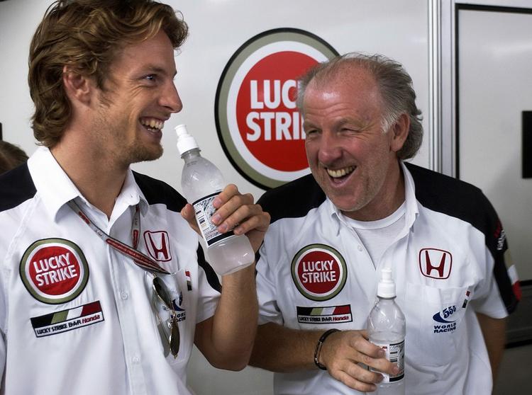 David Richards (th.) har en fortid som teamchef for Benetton og BAR, og arbejdede i den egenskab tidligere sammen med Jenson Button, der lige nu fører VM-serien. Arkivfoto. 