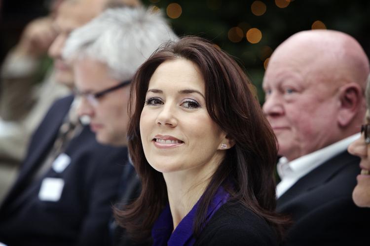 Kronprinsesse Mary bør ikke gå i rævepels, nu hvor Folketinget har forbudt opdræt. (Arkivfoto) 