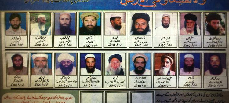 En regeringsannonce i den pakistanske avis The News viser nogle af de ekstremister, som myndighederne gerne vil have fat i. Det er Maulana Fazlullah øverst til højre. 