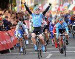 Sprinteren André Greipel vandt sidste år blandt andet en spurt foran legendariske Erik Zabel (th.) i Münsterland Giro. Arkivfoto. 