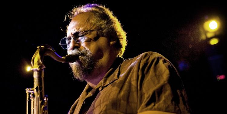 Joe Lovano. Det blev en stor aften i JazzHouse, ikke kun på grund af Lovano, snarere fordi de fire musikere spillede med stor indbyrdes forståelse. 