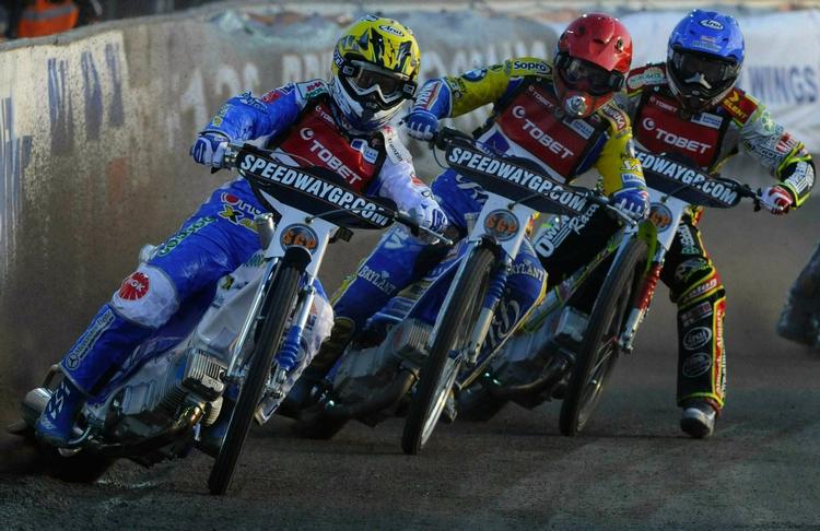 Nicki Pedersen (tv) blev  udelukket af Grand Prix i Göteborg i går. Arkivfoto 