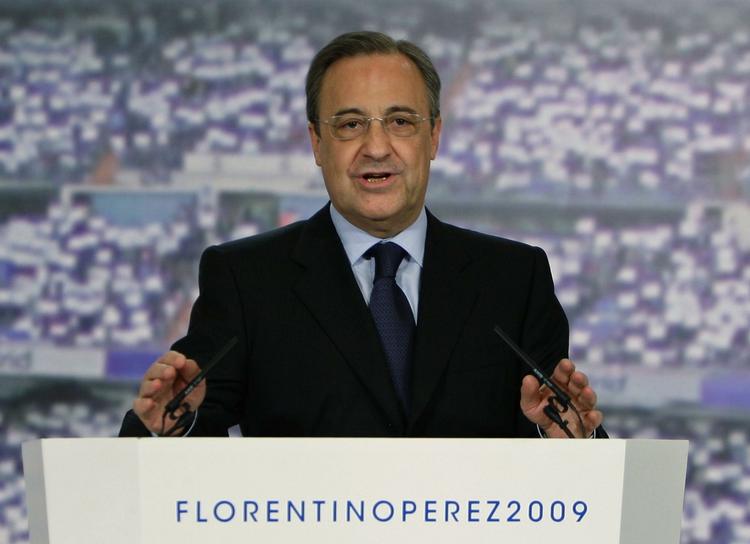 Der er ingen modkandidat til Florentino Perez, som derfor i morgen kan kalde sig præsident for Real Madrid. Perez var præsident for Real Madrid fra 2000 til 2006, hvor han købte en række dyre stjerner til klubben. Arkivfoto. 
