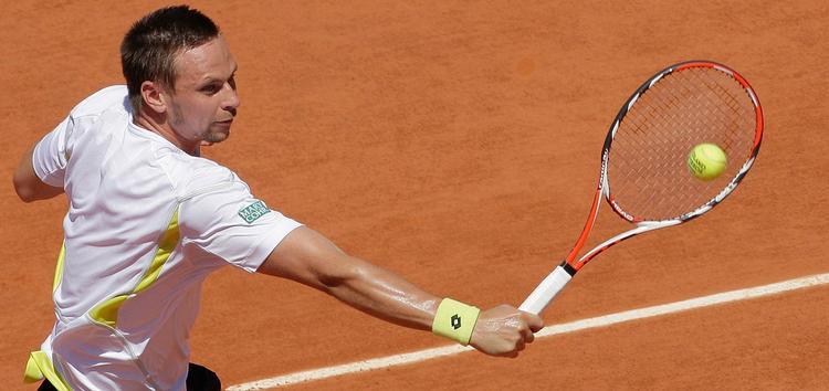 Robin Söderling er efter endnu en overbevisende indsats klar til en semifinale i Paris. 