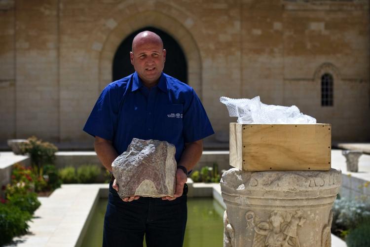 Marmorstenen som nu er leveret tilbage til Israel. 