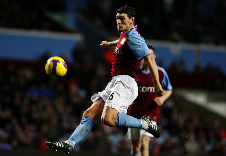 Gareth Barry skal de kommende fem år spille for Manchester City. Arkivfoto. 
