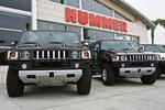 Den er dyr og sluger en masse benzin, den amerikanske Hummer, som nu bliver kinesisk. 