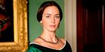 victoria. Bag Emily Blunts rosen- kindede unge Victoria aner man den  gamle dronnings tunge ansigtstræk. Foto: Nordisk film 