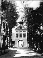 Fra 1932 blev Augustenborg brugt som psykiatrisk hospital. I dag rummer slottet stadig en psykiatrisk klinik. Foto: Polfoto 