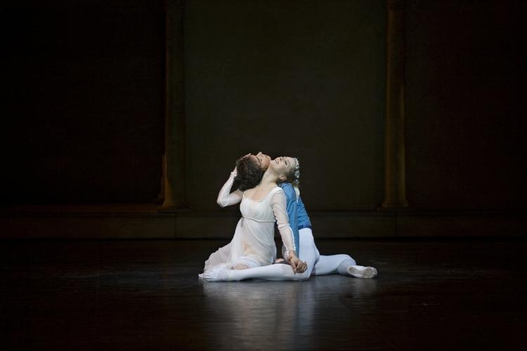 Der var kærlighed for alle pengene, da Den Kongelige Ballet gik på scenen i Japan. Arkivfoto fra Det Kongelige Teater. 