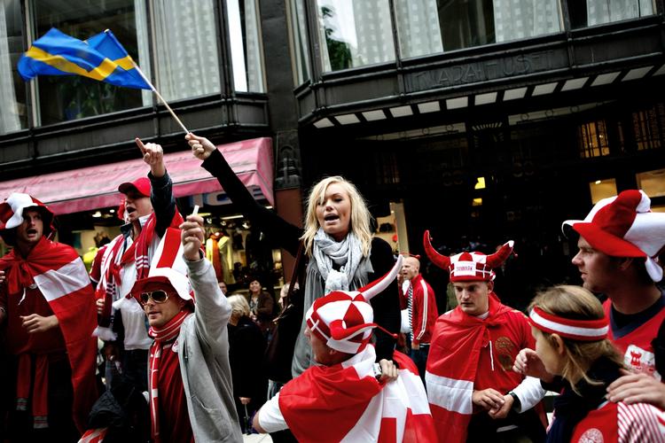 Sverige er Danmark overlegen på en række punkter, mener politiken.dk's læsere forud for landskampen mellem Sverige og Danmark på lørdag. Arkivfoto. 