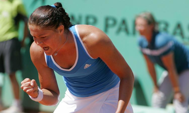Dinara Safina jubler efter sejren over slovakken. 