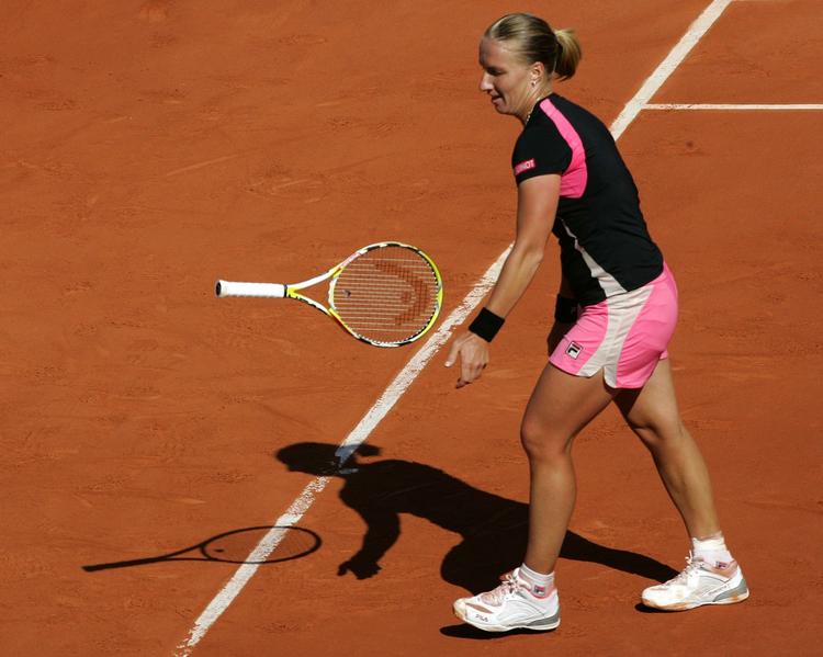Svetlana Kuznetsova kunne have afgjort kampen i tiebreaken i 2. sæt, men Stosur kom tilbage fra 1-4 og sørgede for spænding. 