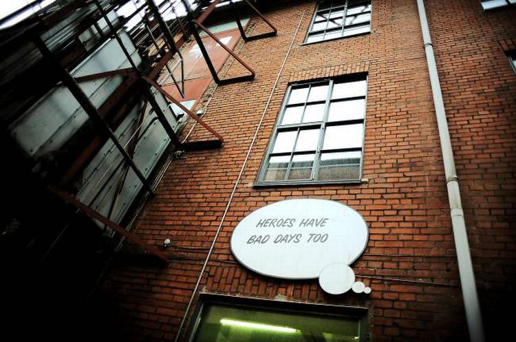 Carl Jacobsens Vej i Valby har i flere år tiltrukket nye gallerier og unge hotte kunstnere. Nu er det ved at være slut i den gamle lagerbygning. Flere gallerier er rykket tilbage til Bredgade.  Arkivfoto:  Jan Grarup 