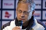 Den svenske landstræner Lars Lagerbäck er ikke imponeret af de danske spillere, men han ved dog, at tabellen ikke lyver. 