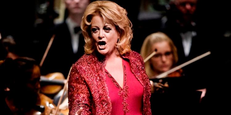 Dramatisk. Amerikanske Deborah Voigt har den højdramatiske sopranstemme, der skal til at få en hel sal op af stolene i partier som Richard Strauss' 'Salome'. Foto: Niels Christensen 