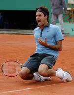 Roger Federer sikrede sig sin første French Open-titel i karrieren ved at slå svenskeren Robin Söderling i finalen. 