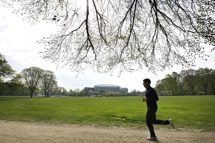 Fælledparken, som blev 100 år i april, bliver sandsynligvis åbnet for cykler allerede fra på mandag i næste uge. 