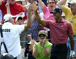 Tiger Woods og caddien Steve Williams jubler efter sejren i Ohio. 