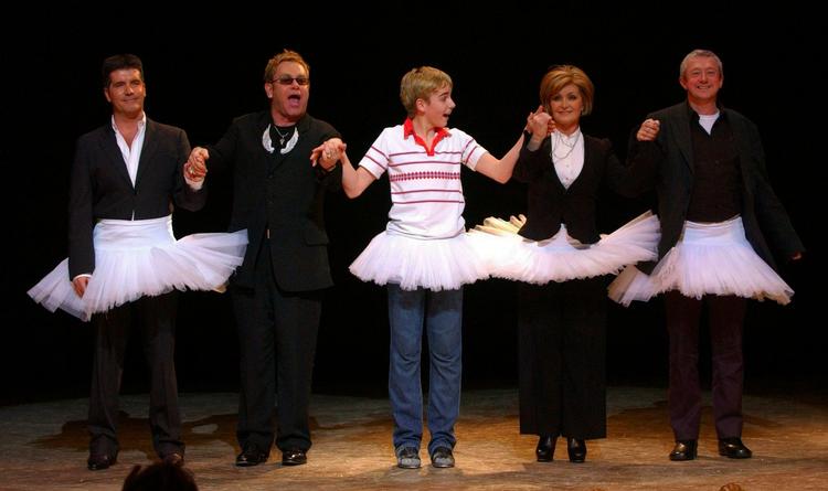 Hit-musicalen 'Billy Elliot' har vundet priser for både film- og musicaludgaven. Her ses Sir Elton John, 'Billy' og de tre dommere fra America's Got Talent: Simon Cowell, Piers Morgan og  Sharon Osbourne. Arkivfoto. 