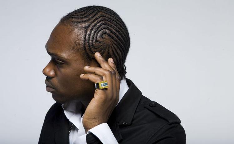 <cutline><cutline_leadin>Travl herre. </cutline_leadin>Jamaicanske Busy Signal er en hvirvelvindsanger, der søndag aften levede op til travlheden i sit navn, da han blæste forbi Nørrebro. PR-foto 