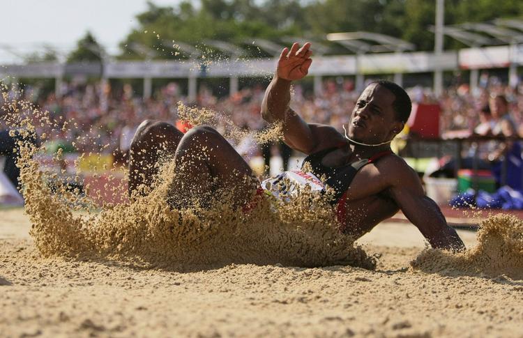 Dwight Phillips har gjort et fornemt comeback til den absolutte atletikelite med det længste spring siden verdensrekorden blev sat i 1991. Arkivfoto 
