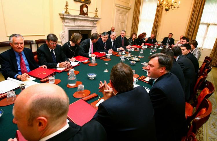 Premierminister Gordon Brown samlede i dag sit nye kabinet i Downing Street 10 i London. 
