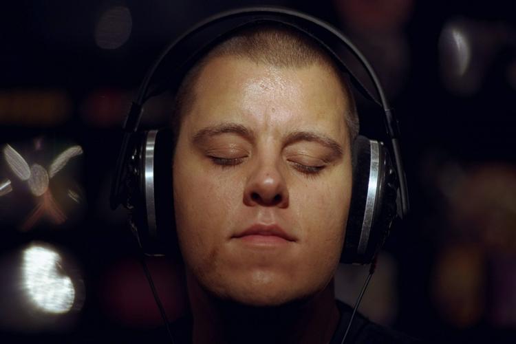 Salget af lydbøger i Danmark viser en positiv tendens, om end fra et meget lavt niveau. I USA er salget i år faldet med 20 procent. 