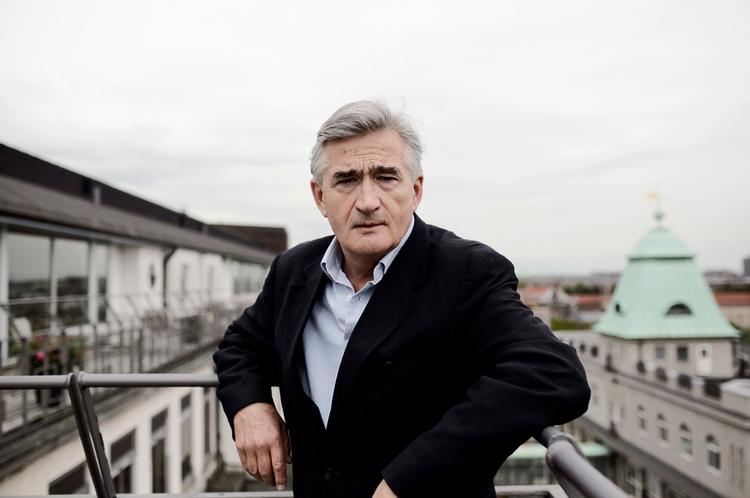 USA's præsident har fået en kopi af Antony Beevors bog om D-dag, og forfatteren håber at få lov til at møde Obama på Omaha her på 65-års dagen for de allieredes invasion. Foto: Miriam Dalsgaard 
