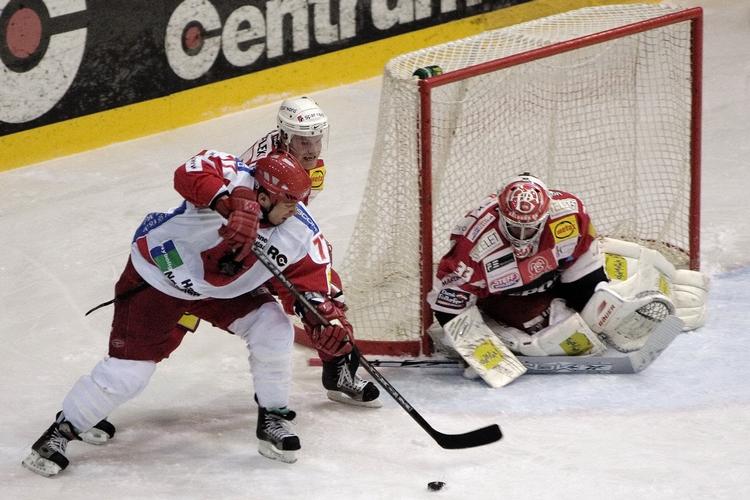DIF vil ikke gribe ind overfor konkurserne i ishockey-sporten. Arkivfoto. 