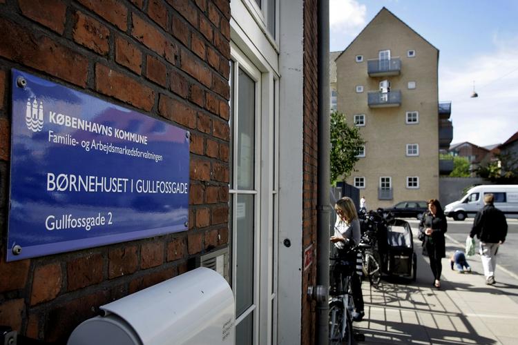 Børnehuset på Islands Brygge skal spare 1,4 million kroner efter kostbare udlandsrejser til personalet. 