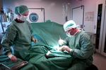 Hidtil er udddannelsen af læger foregået på de offentlige sygehuse. Nu bliver de private hospitaler inddraget. 