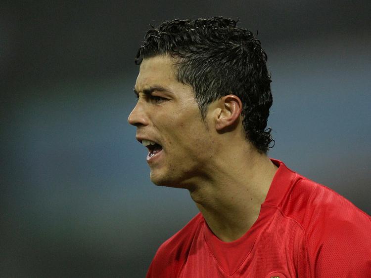 Cristiano Ronaldo skriver sig ind i fodboldhistorien som den hidtil dyreste spiller. Arkivfoto. 