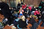 Fanget i København. Elever fra 6. klasse på Sabro-Korsvejskolen i Århus på vej hjem fra lejrtur på Bornholm. 