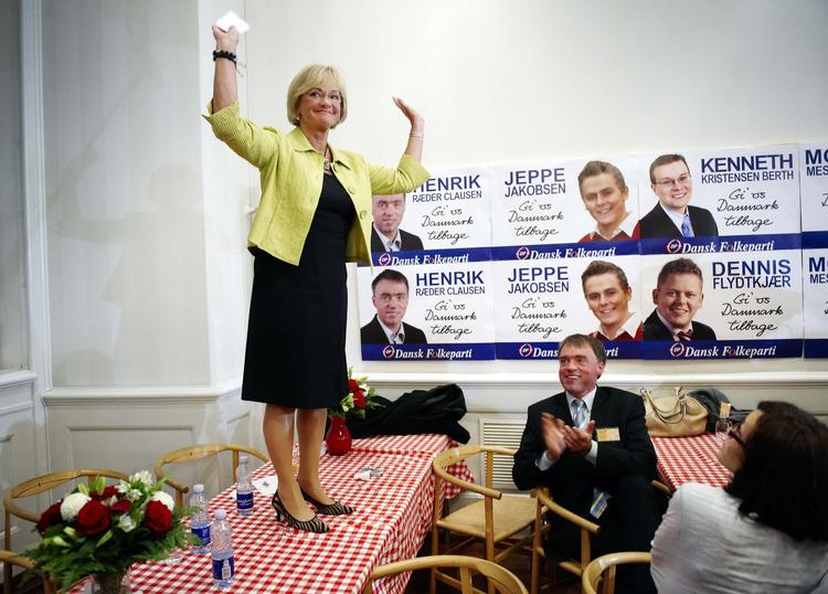 Pia Kjærsgaard var svært tilfreds med Dansk Folkepartis valgresultat, og hun havde kun kun pæne ord til spidskandidat Morten Messerschmidt. 