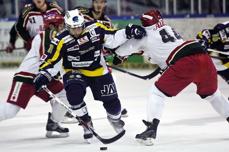 Hvis en ishockeyklub går konkurs, skal det have nogle markante sportslige konsekvenser. Det mener i hvert fald Danmarks Idræts-Forbund. Arkivfoto. 