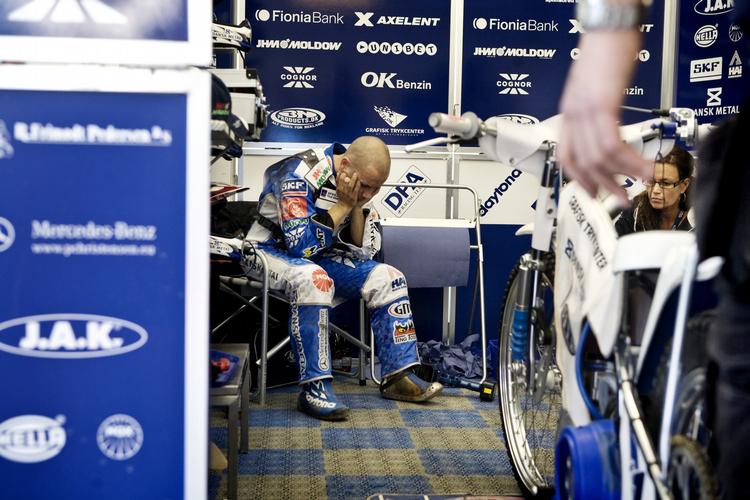 Nicki Pedersen ærgrer sig over, at chancerne for, at han kan forsvare speedwayguldet, eblev små under grandpriet i Parken. 