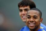 En kommende og en tidligere Real Madrid-spiller, Kaka og Robinho, spiller sammen på det brasilianske hold ved Confederations Cup. Arkivfoto. 