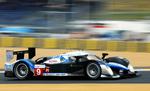 Peugeot nummer 8, der fører Le Mans, har på skift kørerne David Brabham, Marc Gene og Alexander Wurz ved rattet. 