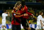 Fernando Torres (tv.) er glad for sine landsmænd, og han vil gerne have Liverpool til at købe flere af dem op til den nye sæson. Arkivfoto. 