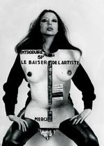 Den franske kunstner Orlan står for 'Kunstnerens Kys nr. 2' fra 1977. Put en mønt i automaten, så giver kvinden dig et kys, og mønterne lander i hendes gennemsigtige kønsorgan. Foto: Centre Pompidou. 
