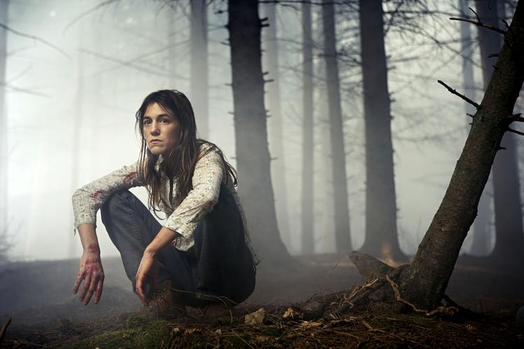 Charlotte Gainsbourg er medvirkende til at skabe uhygge i 'Antichrist', der lokker danskerne i biografen trods blod, vold og død. PR-foto fra Zentropa Entertainments. 