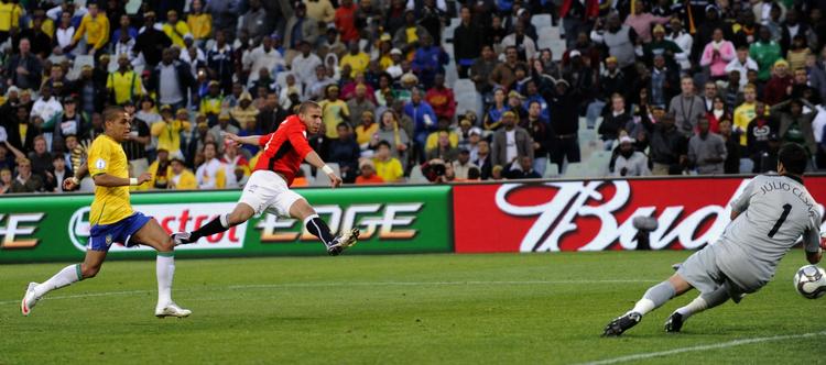 To gange lynede Mohamed Zidan, da de afrikanske mestre fra Egypten udfordrede mægtige Brasilien under Confederations Cup. 