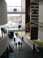 Kunstmuseet ARoS tænker kreativt for at dække hul i økonomien, men er stødt på lov-barriere. 