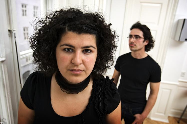 Den eksiliranske kvinde Jaleh Tavakoli og hendes mand Abdullah Domurcuk vil demonstrere imod det iranske regime på Rådhuspladsen.»Vi håber de danske politikere vil støtte os«, siger hun. 
