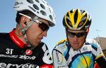 Spanske Alberto Contador er favorit til at vinde Tour de France, men regner holdkammerat Lance Armstrong (th) som en af de værste konkurrenter. Arkivfoto. 