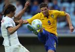 Svenske Marcus Berg i aktion i svenskernes 5-1-sejr over Hviderusland i den indledende pulje ved U21-EM i Sverige. Arkivfoto. 