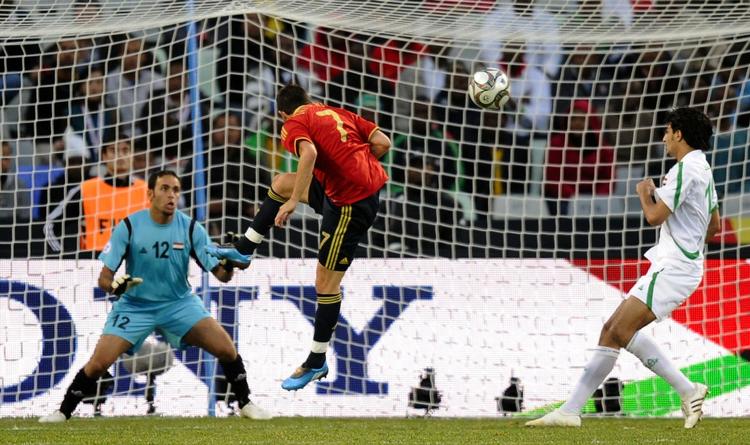 Spanien vandt 1-0 over Irak på hovedstødsmål af David Villa i anden halvleg. 