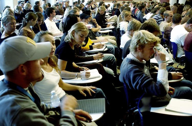 Universiteterne er pressede på økonomien - og samtidig er der stor forskel på, hvor mange penge der bruges per elev på de forskellige studieretninger. Arkivfoto 